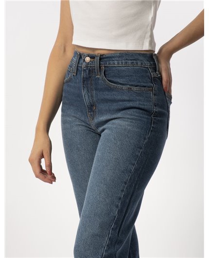 LEVI'S '80s MOM JEANS