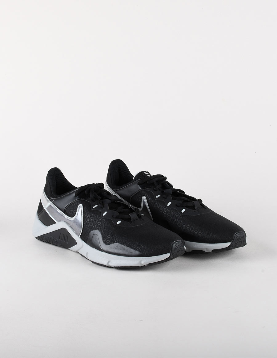 NIKE LEGEND ESSENTIAL 2