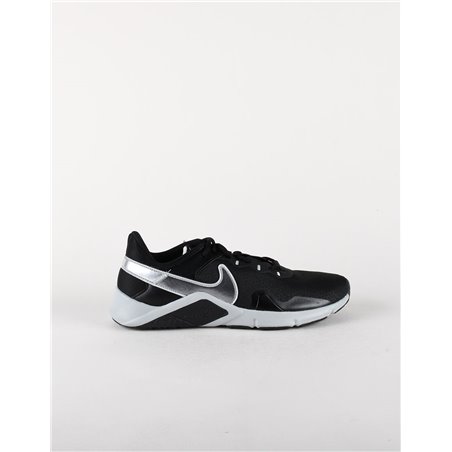 NIKE LEGEND ESSENTIAL 2