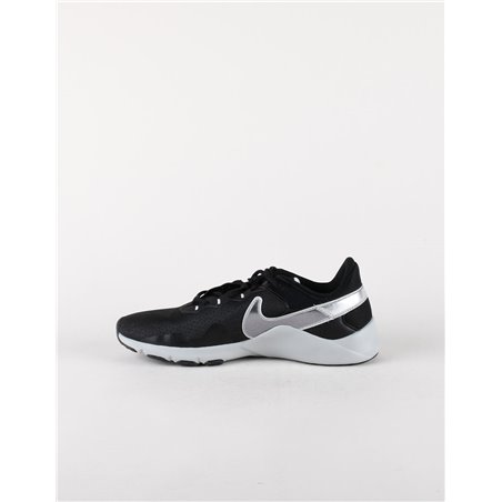 NIKE LEGEND ESSENTIAL 2